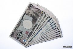 <strong>日本央行“鹰派按兵不动”，不想要债市</strong>