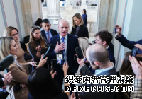 <strong>从达沃斯对峙到国会山：Coinbase如何成为</strong>