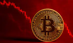 <strong>随着恐慌情绪加剧，比特币和山寨币下跌</strong>