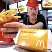 <strong>比特币兑美元暴跌：现在抄底还是继续等</strong>