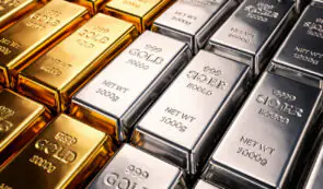 <strong>黄金重回关键的5000美元关口，白银在大幅</strong>