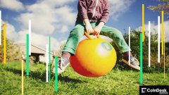 <b>比特币价格重回71000美元上方，科技股抛售潮暂停</b>