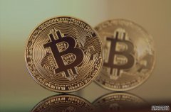 <strong>比特币腰斩、山寨币崩盘，相信“特朗普</strong>